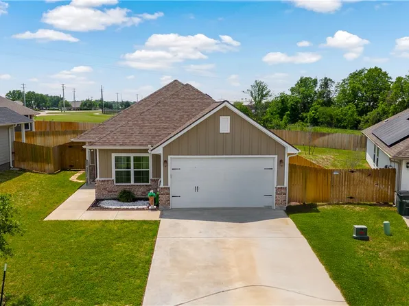 410 Marble Falls Dr, Bryan, TX 77803