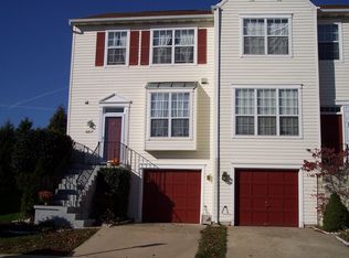 6817 Signature Cir, Alexandria, VA 22310