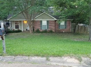 27 White Cv, Grenada, MS 38901