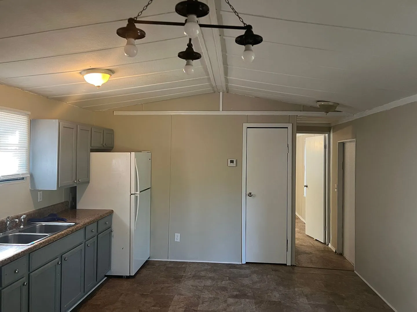 Cozy 2 bedroom, 2 bath — Photo 4