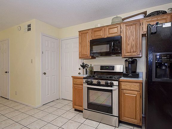 3rd image of 1518 Danehill Dr