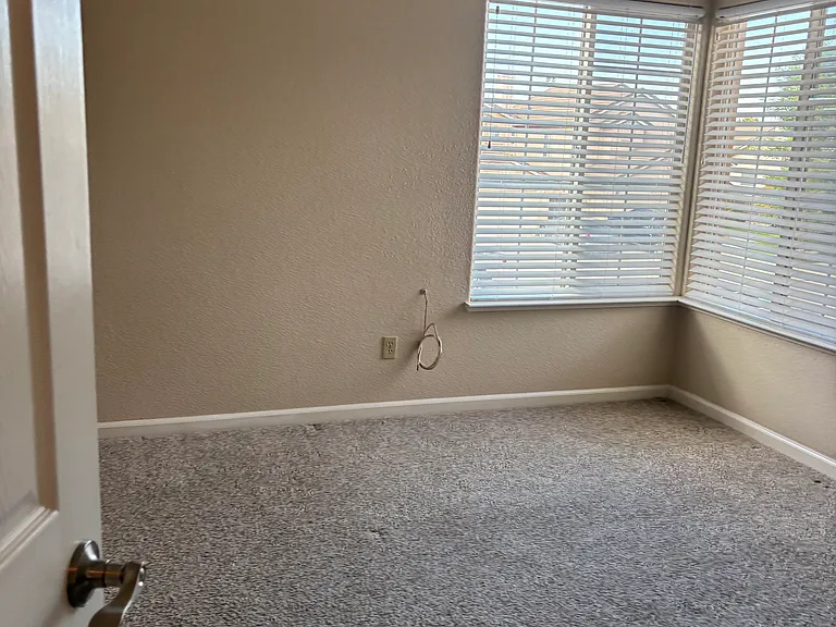 1017 Sun Meadow Dr — Photo 51