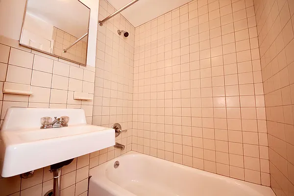 Rented by Waverly Realty Associates | media 4