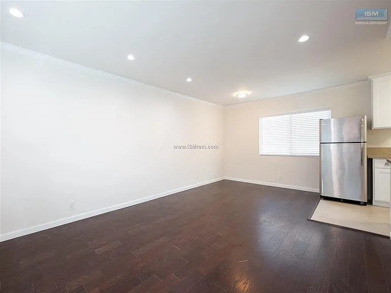 1222 W 39th St — Photo 16