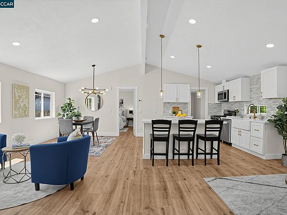 3rd image of 1015 Rutledge Ave