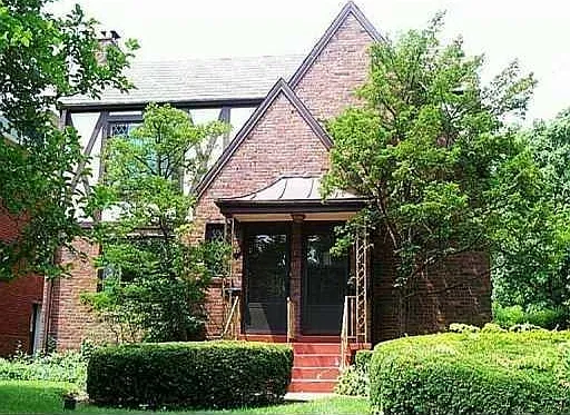 918 S Braddock Ave — Photo 1