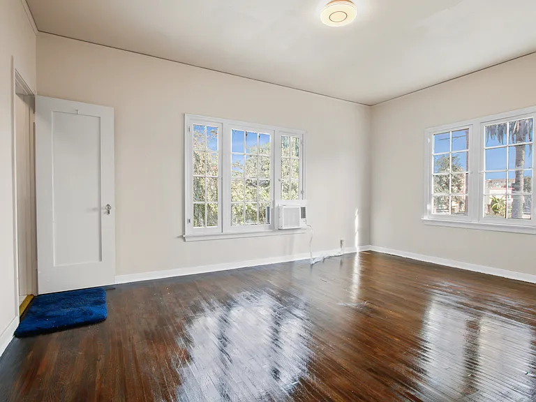 1460 S Holt Ave — Photo 33