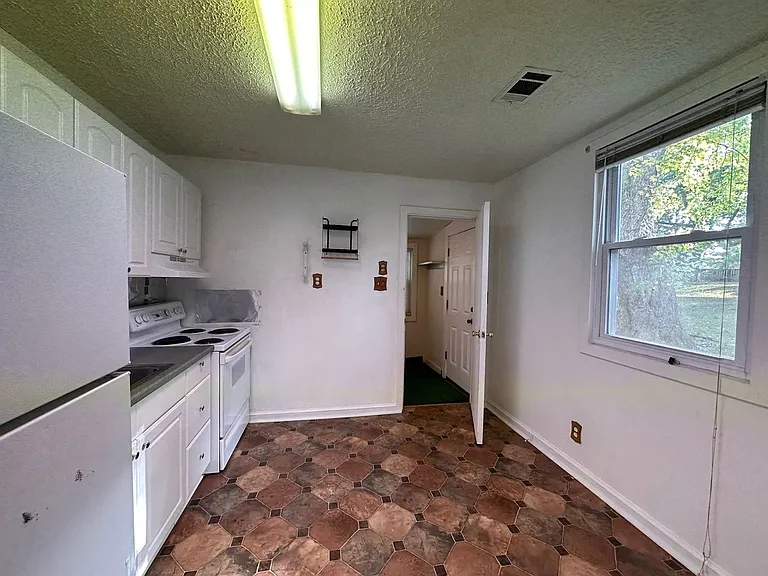 37B Evans Ln — Photo 4