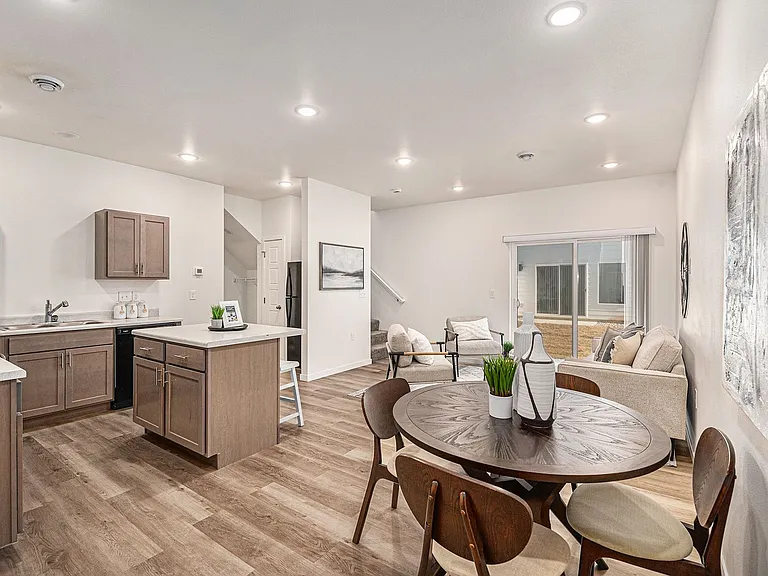 41Six — Photo 34