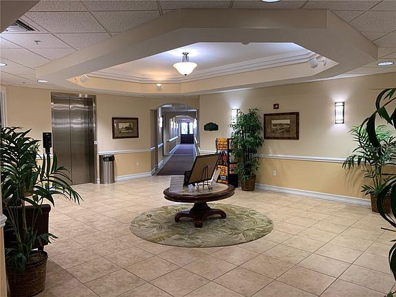 4th image of 13941 Clubhouse Dr #307