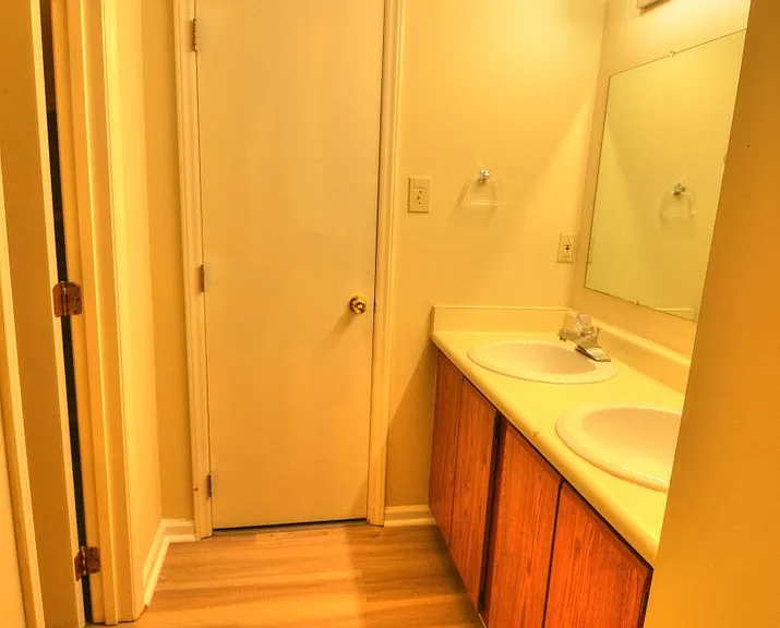 110 S Peak Dr — Photo 11