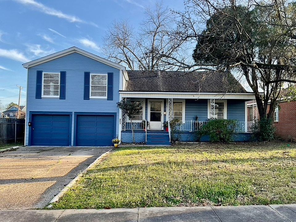 Duplex with 2 Bedroom, 1 Bath on right side and 1 Bedroom, 1 Bath. Garage not accessible