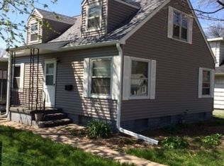 2356 Barker St, Clinton, IA 52732