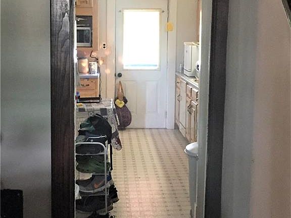 3rd image of 10765 Plum St