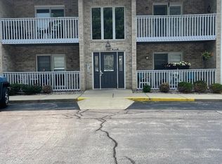 9324 Spring Creek Dr UNIT 7, Highland, IN 46322