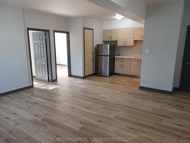 191 Lakeshore Rd E #11 — Photo 4