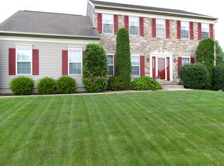 1716 Washington Valley Dr, Stewartsville, NJ 08886