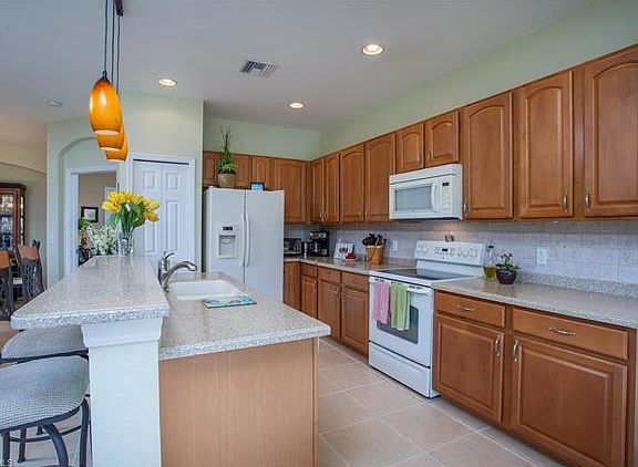 5th image of 28271 Lisbon Ct Unit 3011