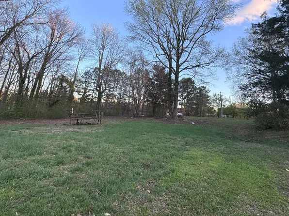 516 E 4th St #2, Siler City, NC 27344