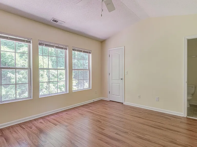 306 Orchard Park Dr — Photo 15