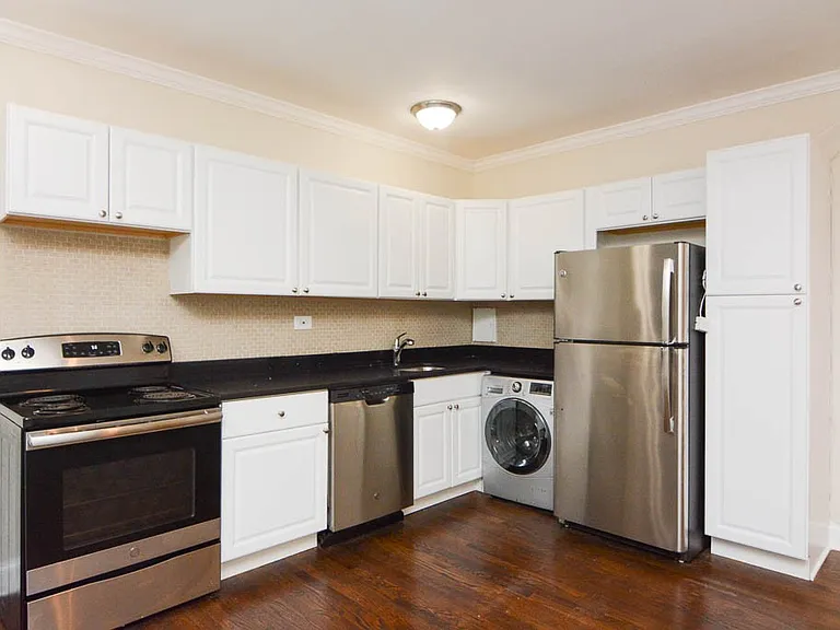3345 N Marshfield Ave #803 — Photo 6