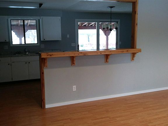 3rd image of 1606 E Velora Dr