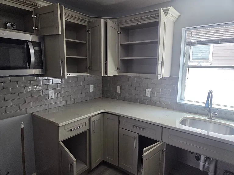 87 Lexington Ave — Photo 4