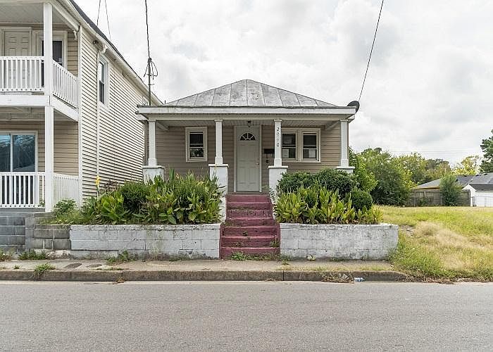 1st image of 2040 Berkley Ave
