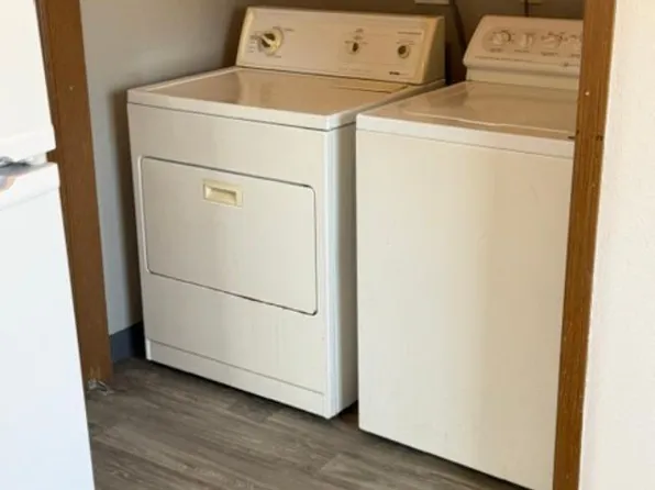 303 S 1st St #2, Marshalltown, IA 50158