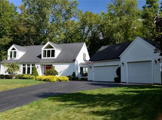 360 Rainbows End, Aurora, OH