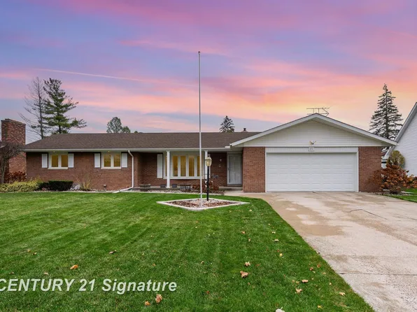 4711 Century Dr, Saginaw, MI 48638