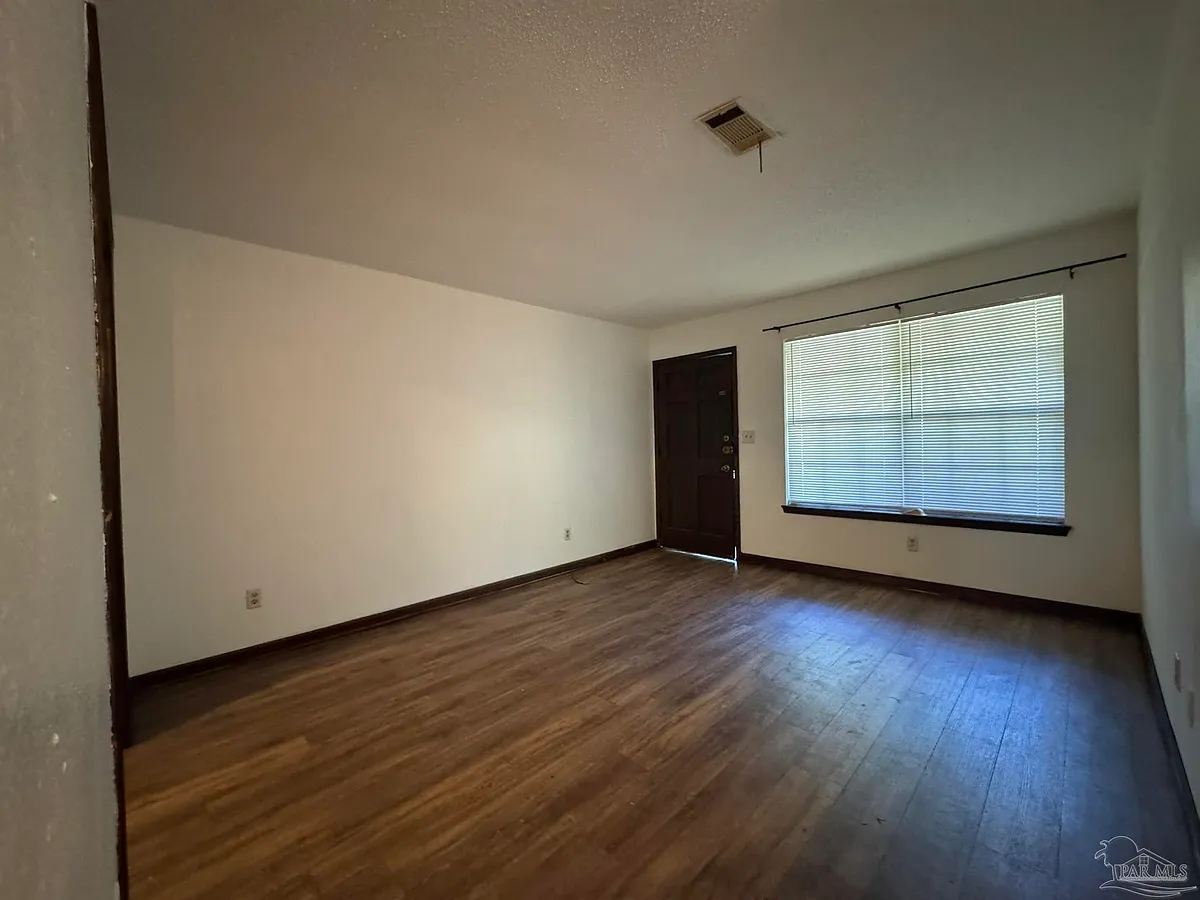 Building Photo - 718 Mills Ave #A
