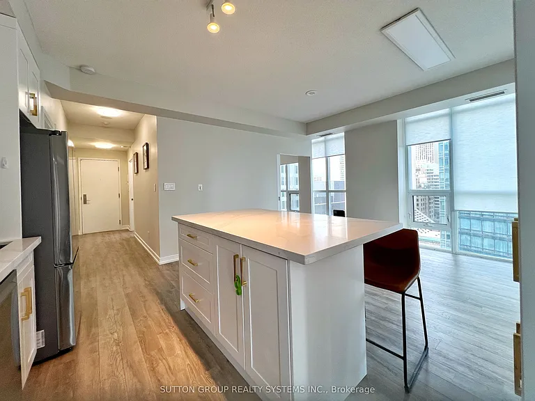 126 Simcoe St #1208 — Photo 2