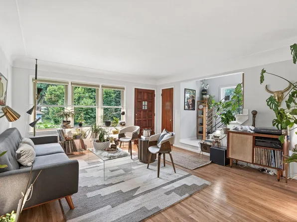 3508 Xenia Ave N, Crystal, MN 55422