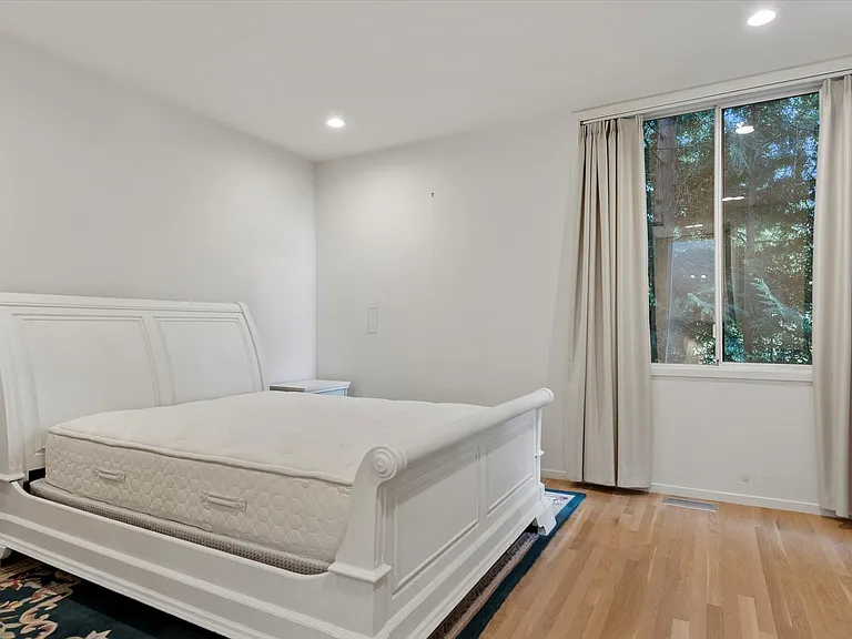4812 Lake Washington Blvd NE — Photo 17