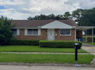 2217 Volpe Dr, Chalmette, LA 70043