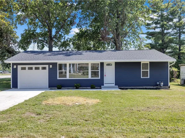 415 N Washington St, Bethany, IL 61914