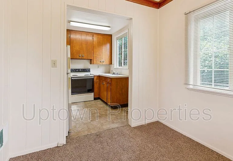 1322 NE 68th Ave — Photo 12