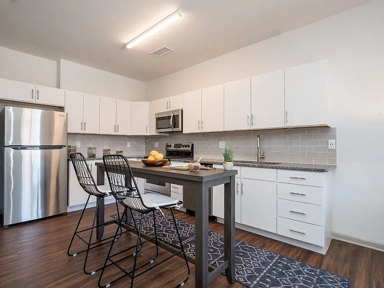 East 51 At Rocketts Landing — Photo 33
