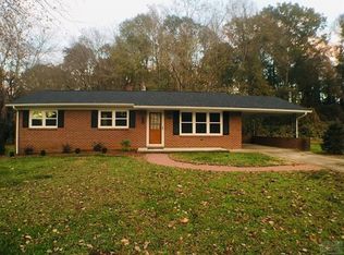 416 Rockyford St, Morganton, NC 28655