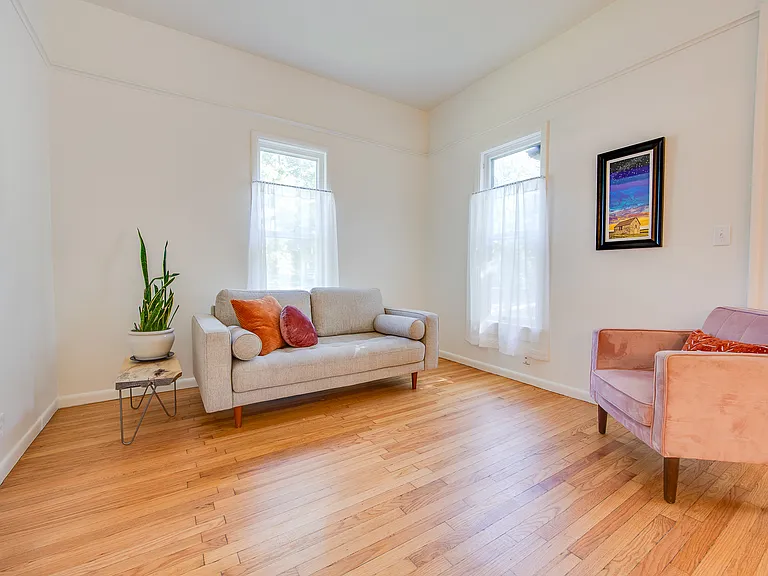 1725 Barker Ave — Photo 5