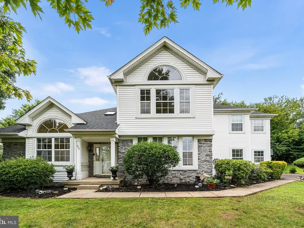 204 Somerset Cir, Chalfont, PA 18914