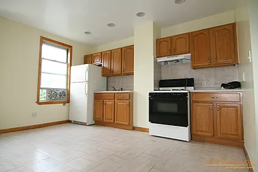 Rented by aptsandlofts.com