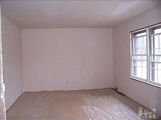 4th image of 710 Yulan Dr