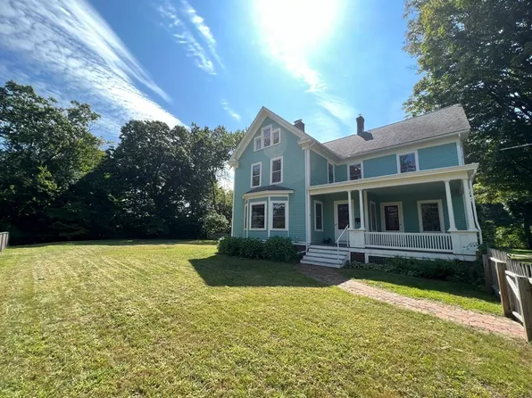 32 Leonard St, Agawam, MA 01001