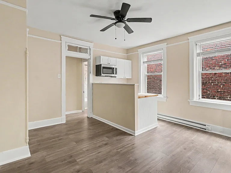 2156 W Clifton Ave #2 — Photo 5