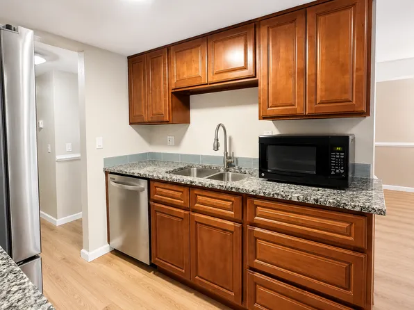 9797 E Peakview Ave APT C4, Englewood, CO 80111