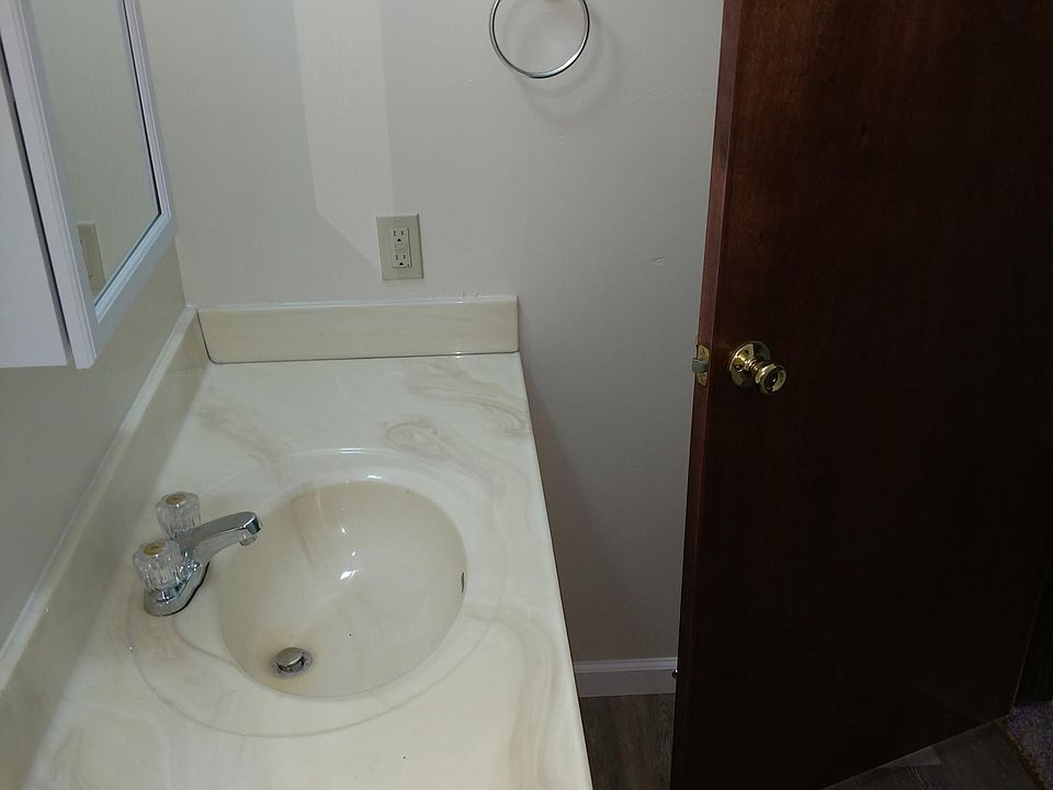 1st image of 812 E Ford St APT B