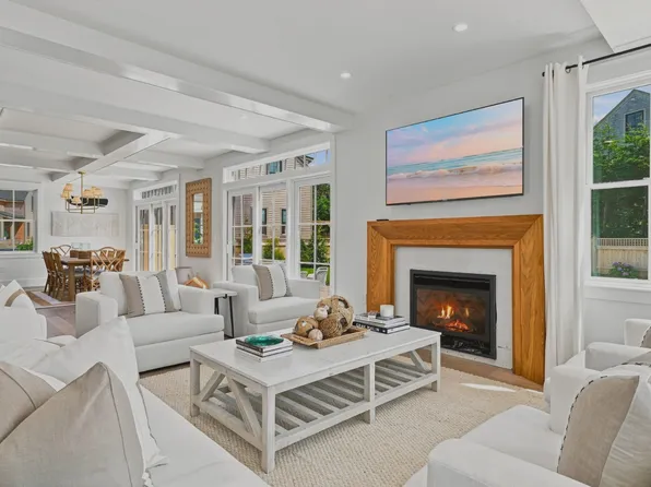 3 Goldenrod Ct, Nantucket, MA 02554