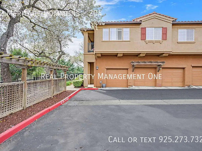 32 Meritage Cmn #204 — Photo 2